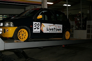 出発前のライブタウン号です。